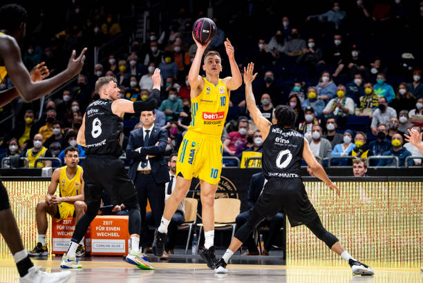 比赛中都具 比赛中都具